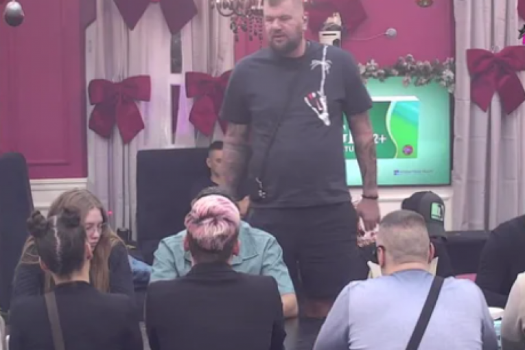 Uroš Stanić plače zbog Janjuša