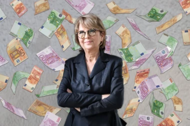 BILJA KRSTIĆ PRIMA NACIONALNU PENZIJU! Ovoliko novca će pevačica dobijati SVAKI MESEC!