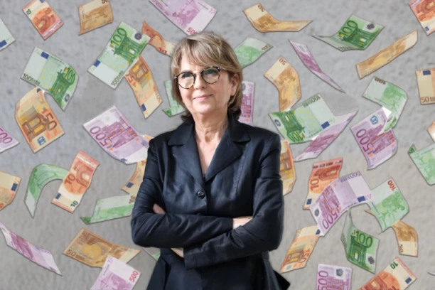 BILJA KRSTIĆ PRIMA NACIONALNU PENZIJU! Ovoliko novca će pevačica dobijati SVAKI MESEC!