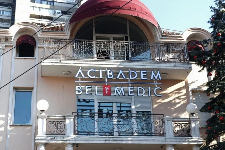 PORODILIŠTE IZ PAKLA I DALJE RADI! Šta čeka država, inspekcija mora hitno u "Adžibadem Bel medik"