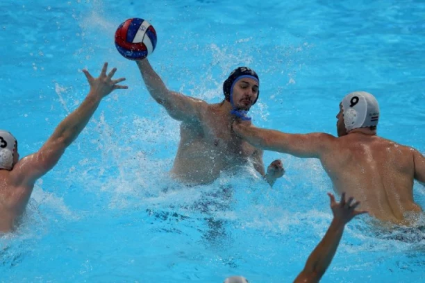 SRBIJA MORA DA ŽIVNE! Mađarska u dobrom naletu!