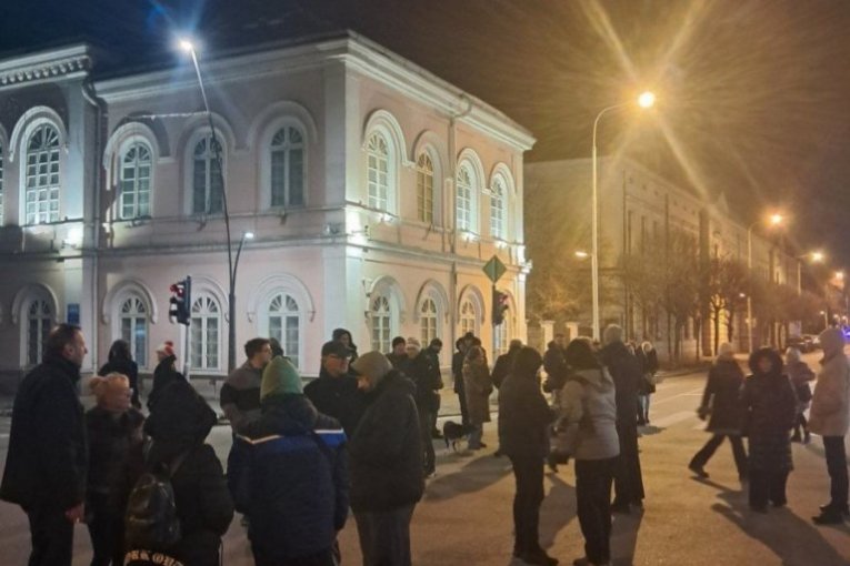 "JOJ, IZVINITE, STAO MI MOZAK" Zar ovaj “nobelovac” da vodi opštinu?! (VIDEO)