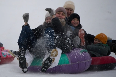 "LUDI RUSI" PONOVO OSVAJAJU INTERNET: Snimci sa Kamčatke NAJVEĆI HIT NA MREŽAMA - ova kompilacija će vas oboriti s nogu (VIDEO)