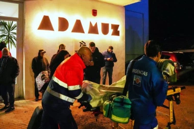 KOLAPS SAOBRAĆAJA ZBOG TRAGEDIJE! Više od 200 vozova nije krenulo, narod plače zbog 39 poginulih