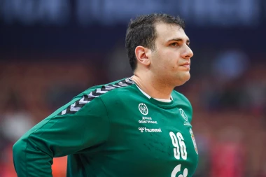 SRBIN NAPRAVIO ČUDO! Milosavljev ODBRANIO PET PENALA u prvom poluvremenu, i to protiv prvaka Evrope! (VIDEO)