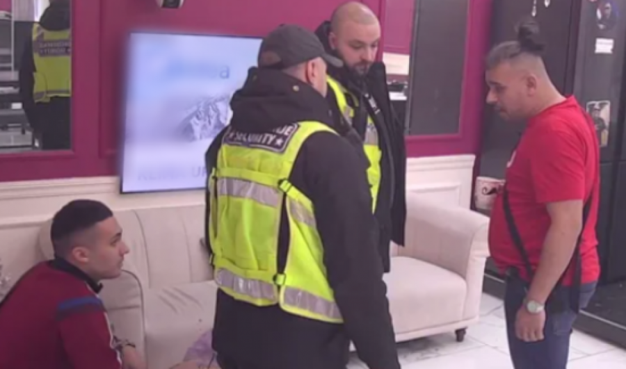 HITAN PREKID PROGRAMA! Obezbeđenje OPKOLILO Elitu - Bora Santana DIVLJA kao razjareni bik! (FOTO)