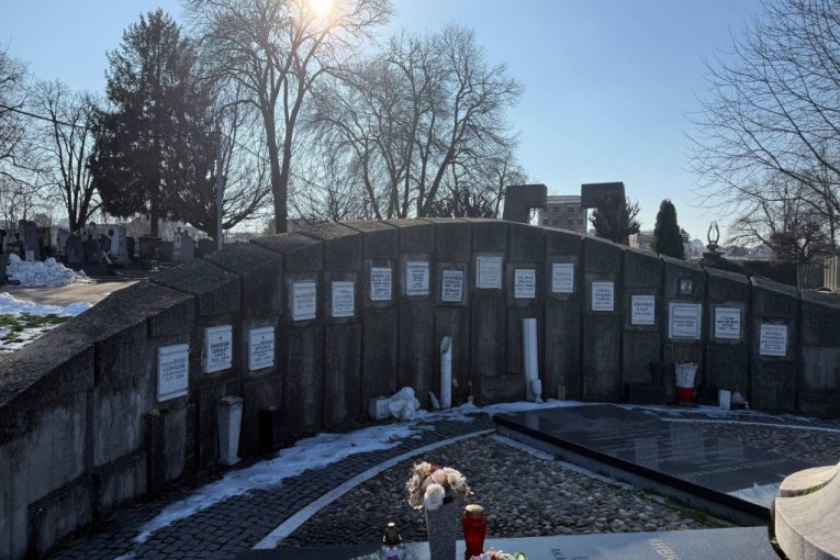 Aleja zaslužnih građana na Novom groblju u Beogradu