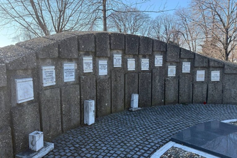 Aleja zaslužnih građana na Novom groblju u Beogradu