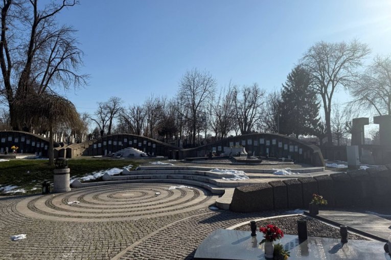 Aleja zaslužnih građana na Novom groblju u Beogradu