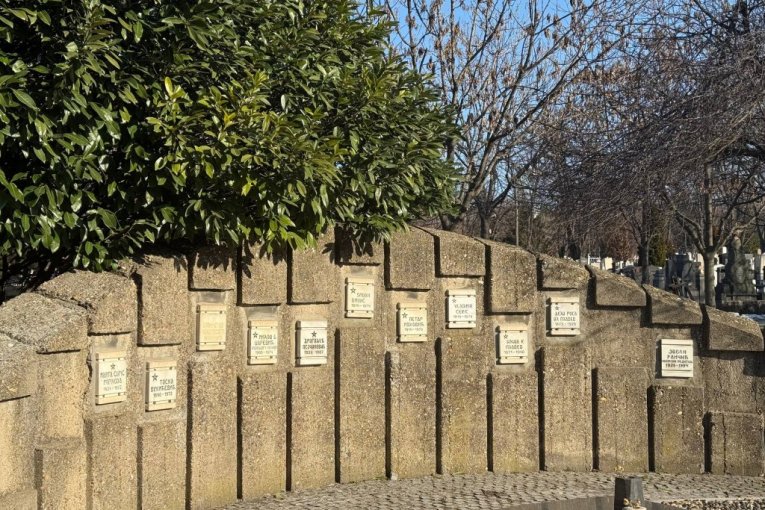 Aleja zaslužnih građana na Novom groblju u Beogradu