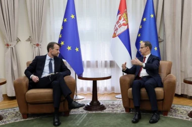 PREMIJER PREDAO "NON-PEJPER"! Macut sa Bekeratom o problemima ograničenju boravka profesionalnih vozača u Šengenskom prostoru! ZBOG TOGA NAJAVLJEN I ŠTRAJK! (FOTO, VIDEO)