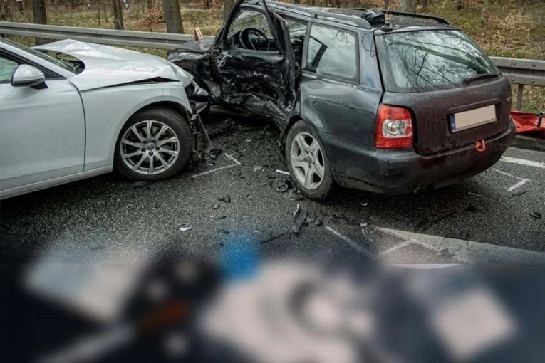 NALAZIO SE U AUTU SMRTI, SAMO HEROIN NIJE PROBAO! Ispovest srpskog pevača LEDI KRV U ŽILAMA: Gledao kako mu otac umire... Da se NAJEŽIŠ!