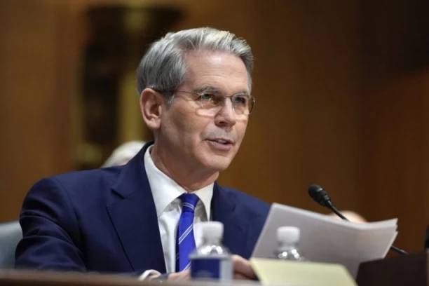 "GRENLAND MORA BITI DEO AMERIKE"! Trampov čovek poslao UZNEMIRUJUĆU PORUKU, svet drhti od današnjeg dana