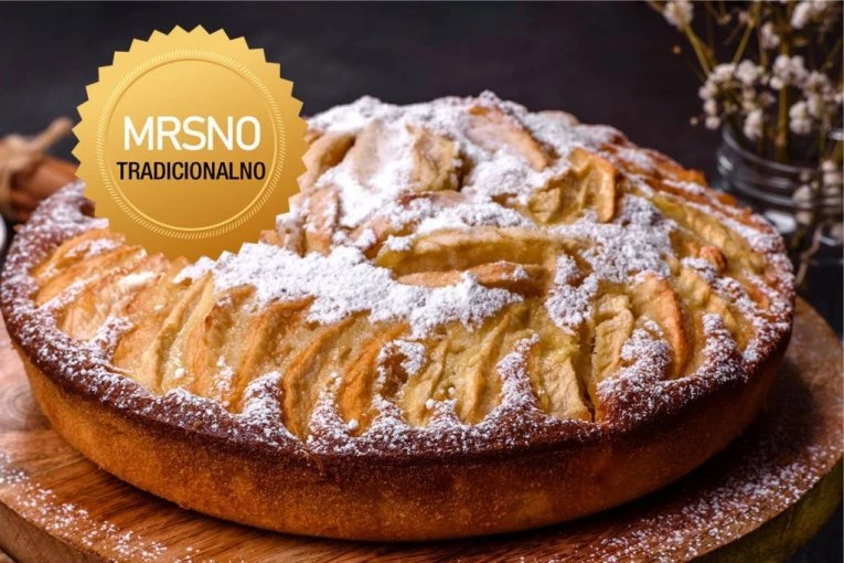 NAJUKUSNIJI STARINSKI ZIMSKI KOLAČ KOJI OKUPLJA PORODICU: Sve što vam treba su 3 jabuke i nekoliko minuta