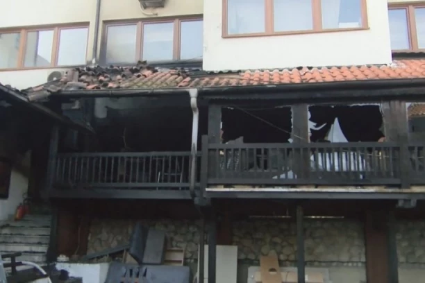 PRVE SLIKE STRAVIČNOG POŽARA U NOVOM PAZARU! Izgoreo deo objekta Islamske zajednice! (FTO)