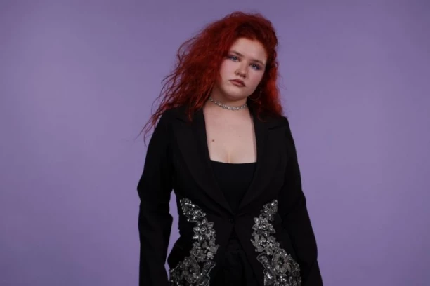 JEZIVA ISPOVEST NAŠE PEVAČICE LEDI KRV U ŽILAMA! U sve umešana VLAŠKA MAGIJA: Pronašli smo zamotan papirić, pisalo je "MOJA SMRT..." (VIDEO)