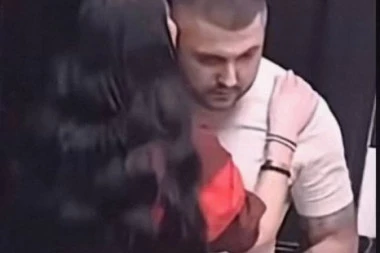 DA SE NAJEŽIŠ - ASMIN DURDŽIĆ OVO URADIO DOK MAJA SPAVA: Scena obišla internet, svi se pitaju da li je ovo realno!