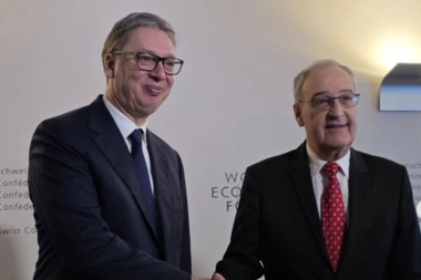 VUČIĆ SA PREDSEDNIKOM ŠVAJCARSKE U DAVOSU: "Dobar razgovor o jačanju ekonomske i ukupne saradnje!" (FOTO)