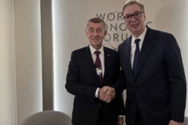 VUČIĆ SE SASTAO U DAVOSU SA BABIŠEM: "U fokusu razgovora bili su trgovinska razmena i nove investicije!" (FOTO)