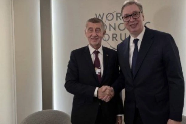 VUČIĆ SE SASTAO U DAVOSU SA BABIŠEM: "U fokusu razgovora bili su trgovinska razmena i nove investicije!" (FOTO)