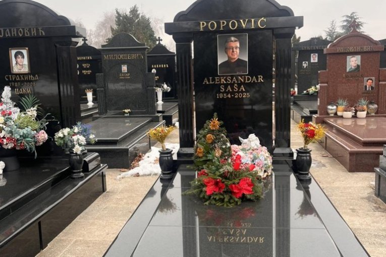 Grob Saše Popovića