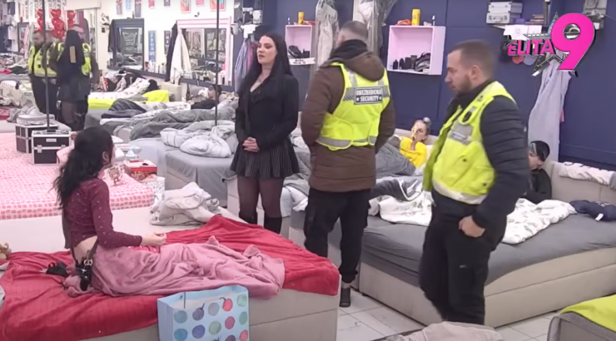 NIKO NIJE BEZBEDAN! OBEZBEĐENJE NA NOGAMA! Sandra Todić urnisala ove učesnike "Elite 9"! Doživela pomračenje, pa UNAKAZILA SVE PO BELOJ KUĆI!