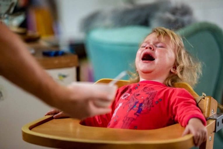 Ovo je NAJGORA REČENICA koju možete da kažete detetu kada plače ili ima NAPAD BESA!