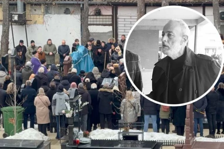 TEŽAK KRST I PESMA O STIDU! Nad grobom Miroslava Aleksića izgovorene reči koje JEŽE do kostiju! (FOTO)