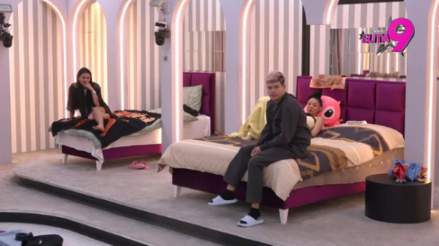 JOVANI SE SLOŠILO NAKON TUČE SA JANJUŠEM: Ukućani se ne odvajaju od nje, niko ne može da je dozove svesti!