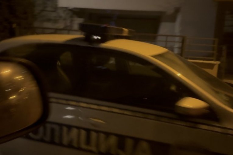 Policija je sinoć bila ispred vile