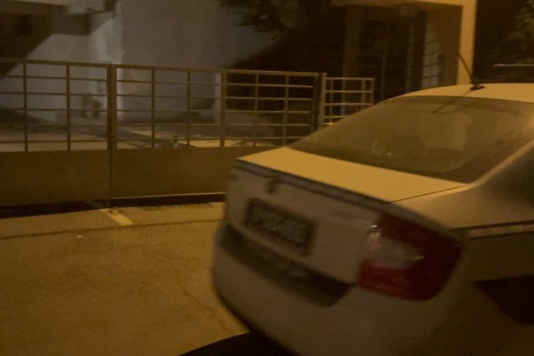 Policija je sinoć bila ispred vile
