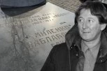 POSETILI SMO GROB MILENKA ZABLAĆANSKOG! Tužan prizor u Aleji na godišnjicu njegove smrti! (VIDEO)