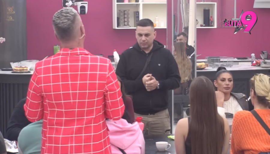 DA LI JE OVO NORMALNO PONAŠANJE?! Bebica zaprepastio javnost, ne ostavlja Teodoru na miru zbog Đukića (VIDEO)