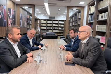 VAŽAN SASTANAK SA MAĐARSKIM DELEGATIMA: Vučević se sastao sa izaslanikom Orbana i ambasadorom Mađarske u Srbiji