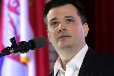 BANDA BLOKADERSKA UDARILA NA VUČIĆEVU ĆERKU! Milenko Jovanov zgrožen: Samo neljudski otpad može da napadne nečije dete!