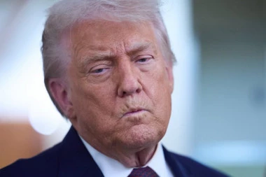 KRAJ! Američki ambasador prekida veze sa predsednikom parlamenta zbog kritike Trampa