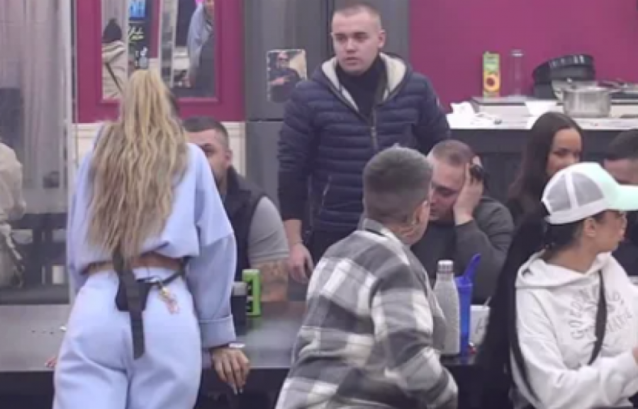 HITAN PREKID EMISIJE! Asmin se METLOM zaleteo na Aneli, odmah IZVEDEN, čeka se odluka! (FOTO)