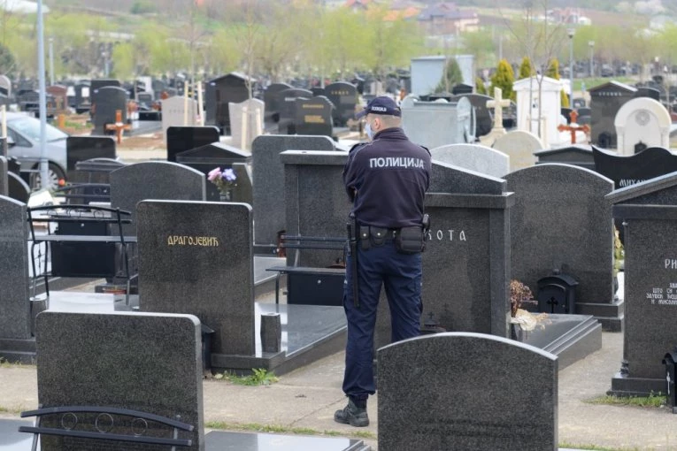 OTKINUO MU RUKU I SKINUO SAT! Detalji bizarne pljačke gorba u Kladovu - "REKLI SU MI DA JE TAJ ROBIJAO ZA UBISTVO!"