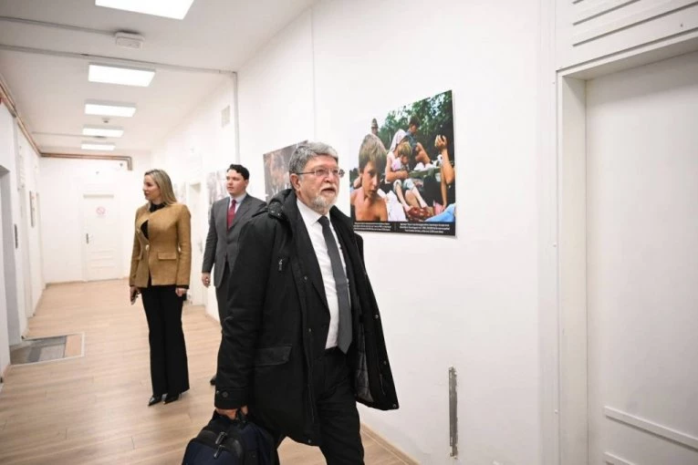 SKANDAL U SKUPŠTINI: Picula bežao od istine o Jasenovcu! Tražio da ne gleda srpske žrtve jer mu "VREĐAJU OSEĆANJA"