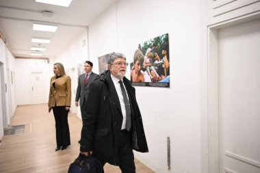 SKANDAL U SKUPŠTINI: Picula bežao od istine o Jasenovcu! Tražio da ne gleda srpske žrtve jer mu "VREĐAJU OSEĆANJA"