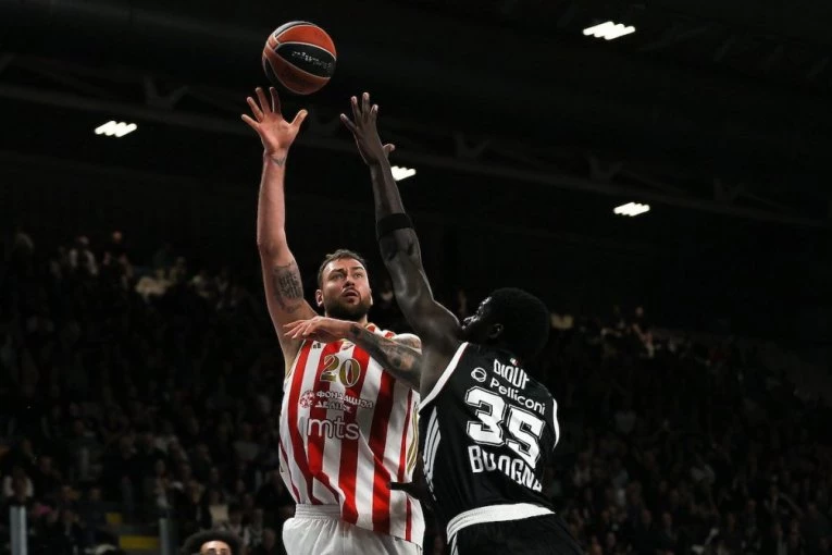 (POLUVREME) ZVEZDI OPALA PREDNOST U BOLONJI: Crno-beli se potpuno vratili u meč - čeka nas uzbudljiv nastavak meča!