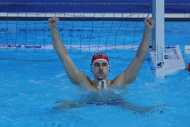 MNOGIMA JE TO PROMAKLO U ARENI: Pogledajte šta je heroj Glušac uradio posle ulaska u finale EP (VIDEO)