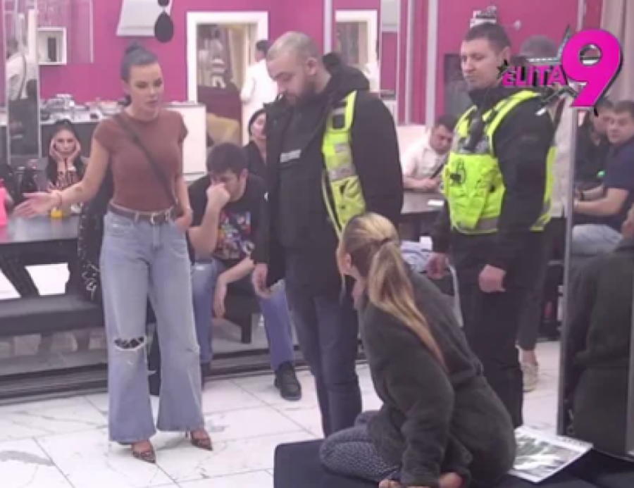 OBEZBEĐENJE OPKOLILO ELITU, ANELI DIVLJA PO KUĆI: Nakon Anite, nasrnula na Kačavendu, uputila MONSTRUOZNE pretnje! (FOTO)