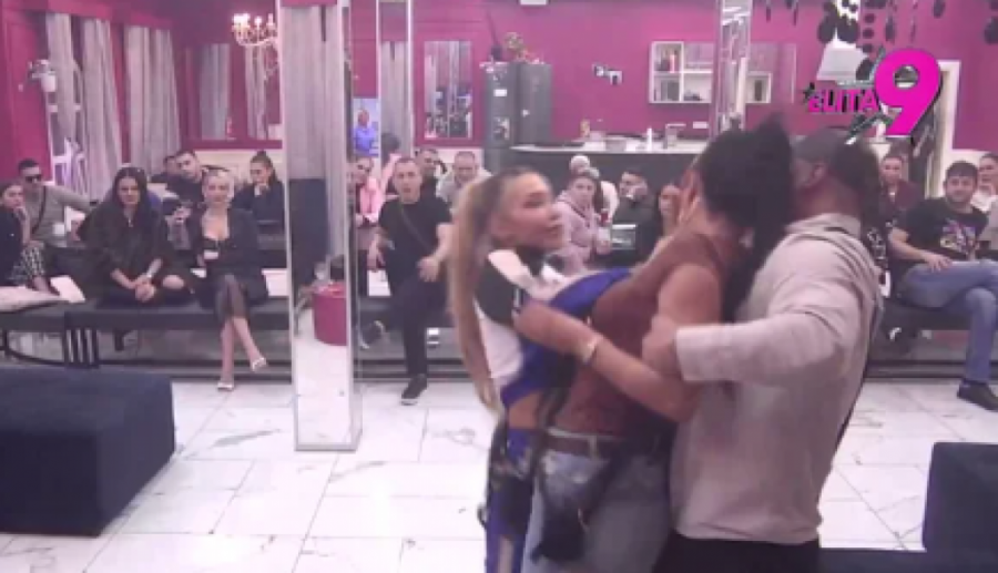 ANITA POTVRDILA - TRUDNA JE! Šok-saopštenje uživo na Pinku, sve otkrila nakon brutalne tuče sa Aneli!