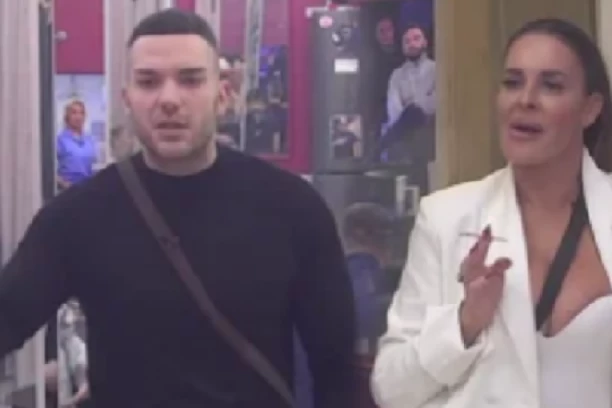 ANĐELO RANKOVIĆ KAO PRAVI PREDATOR: Ovako su izgledali VRELI POZIVI sa Kačavendom - BILI SU BEZOBRAZNI - HTEO DA JE PRIBIJE uz zid!