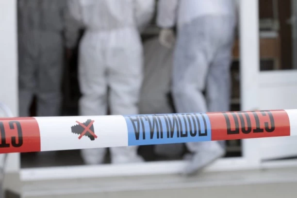 "TRI DEVOJKE SU ŽIVELE U STANU, ŠTA LI SE DEŠAVALO?!" Komšinica nastradale Crnogorke (24) na Paliluli otkrila nove detalje misteriozne smrti: ČULA SAM JEZIV VRISAK!