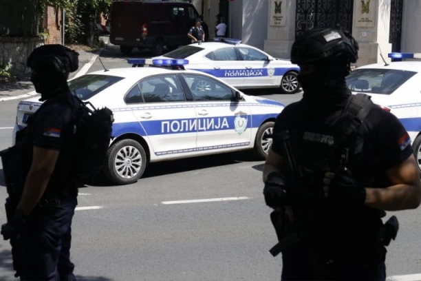 RAZBIJEN LANAC TRGOVINE LJUDIMA! Mamili radnike iz Bangladeša, pa im radili strašne stvari!