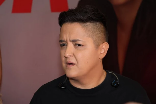 MARIJA ŠERIFOVIĆ VAN SEBE ZBOG PORUKE O SINU, NIKADA JE NIKO NIJE VIDEO OVAKO BESNU! Pevačica izgorela u sekundi, sve iznela u javnost!