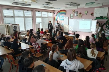 DRŽAVNI SEKRETAR ADAM ŠUKALO OBIŠAO AKTIVNOSTI U PČINJSKOM OKRUGU! Učestvovao i na okruglom stolu u Vranju!