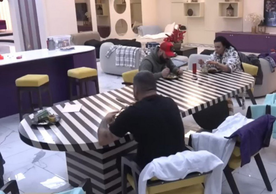 FUJ, DA TI SE ŽIVOT ZGADI! Da li je moguće da je Maja Marinković OVO uradila pred milionskim auditorijumom?! (VIDEO, GALERIJA)